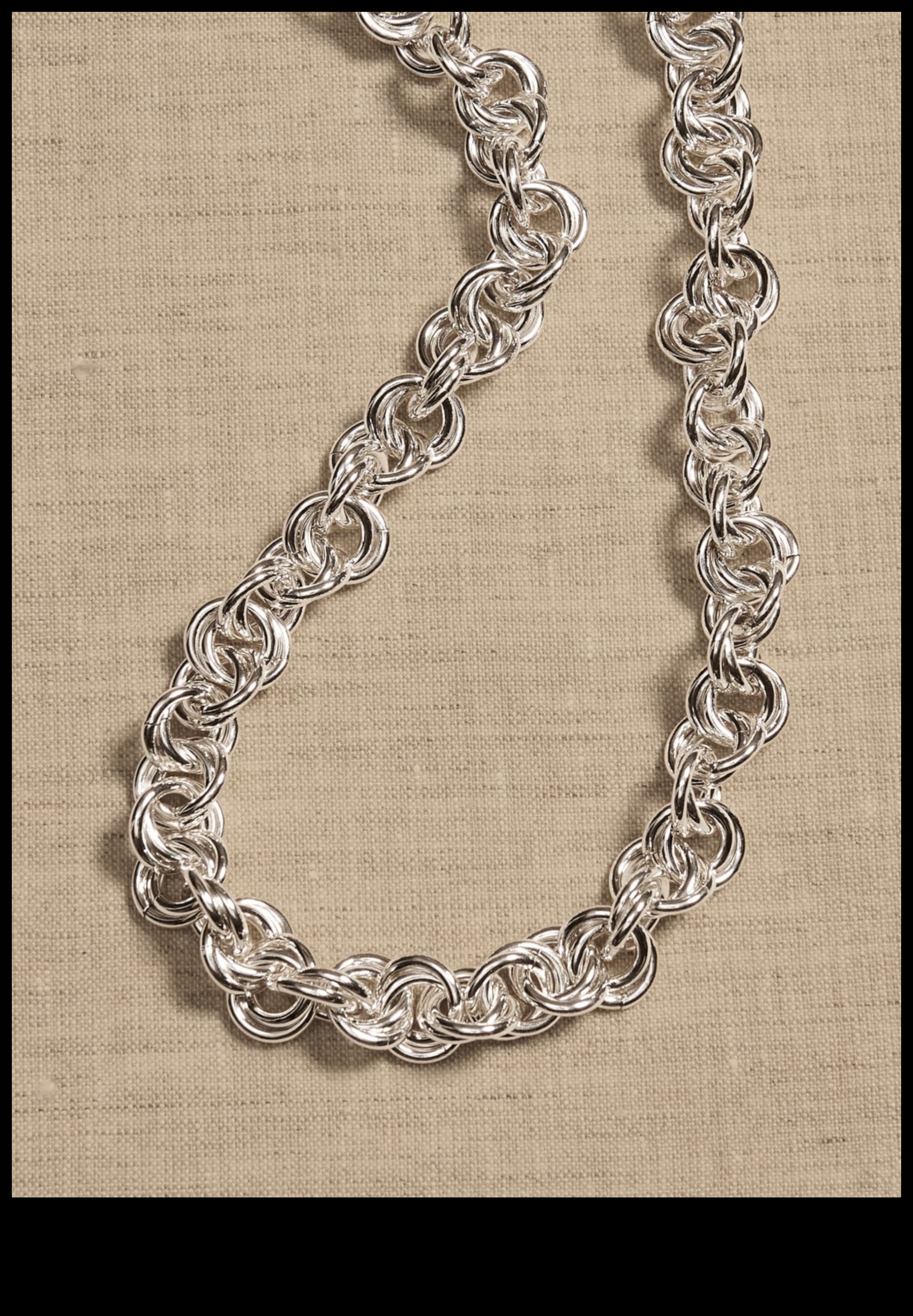 Κολιέ με λαμπερούς συνδέσμους που θα αναδείξουν το στυλ σας 4 Λαμπεροί σύνδεσμοι: Συνδέστε το στυλ σας με τη λάμψη των δημιουργιών μας με κολιέ