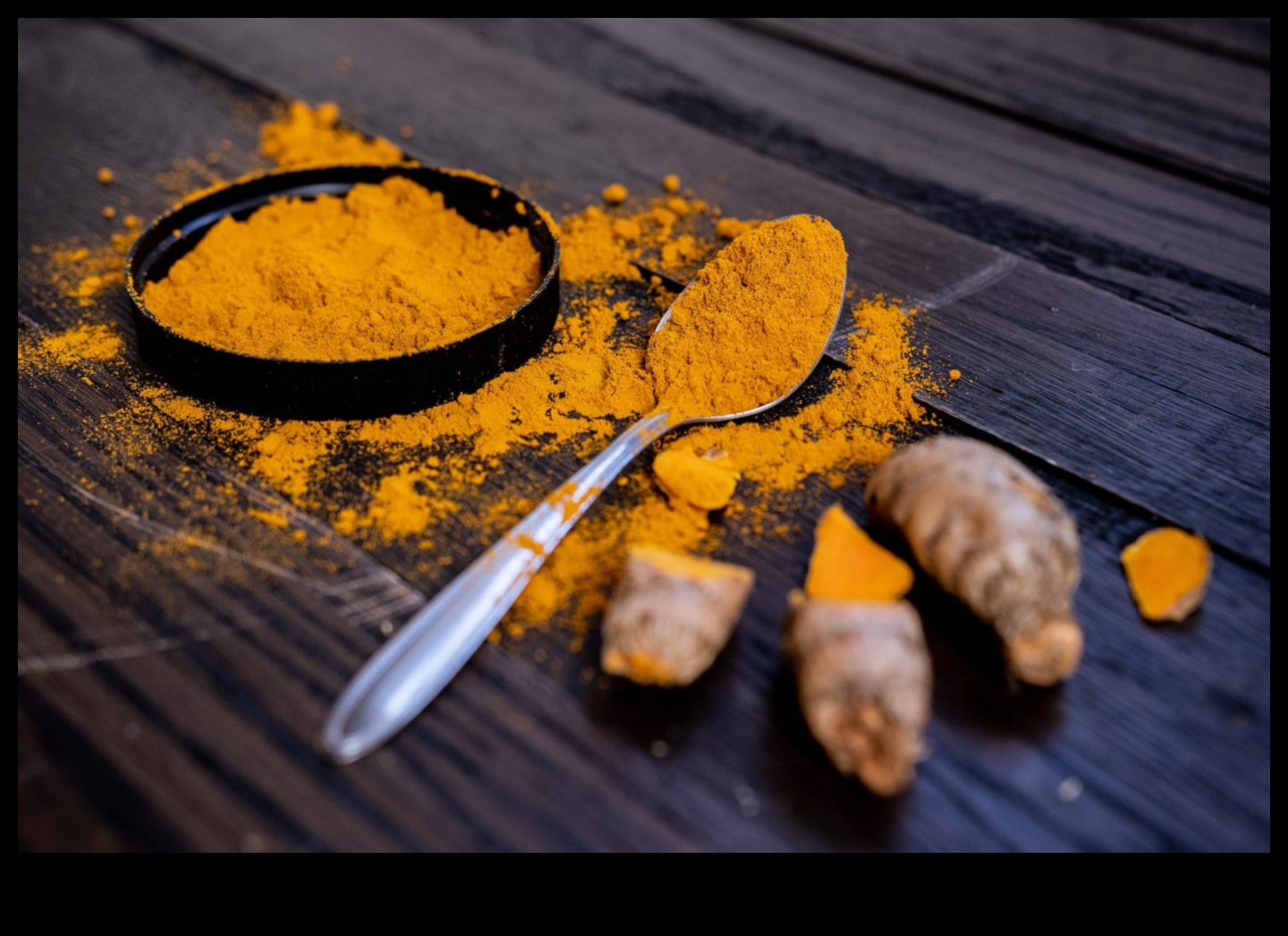DIY Turmeric Adventures Ένας οδηγός για τη δημιουργία μοναδικών και γευστικών παρασκευασμάτων ελιξιρίου 2 DIY Turmeric Adventures: Δημιουργία μοναδικών και γευστικών παρασκευασμάτων ελιξιρίου