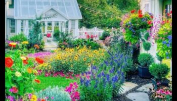 Blossom in Style: Uncover Trendsetting Garden Decor Wonders