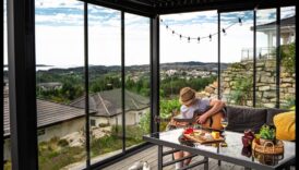 Radiant Retreat: Ανυψώστε τον κήπο σας με μοντέρνες πινελιές