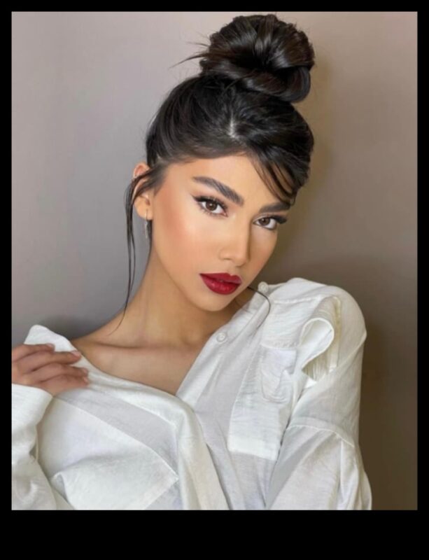 Elegance με υφή: Μελαχρινή χτενίσματα για ένα άγγιγμα Glam